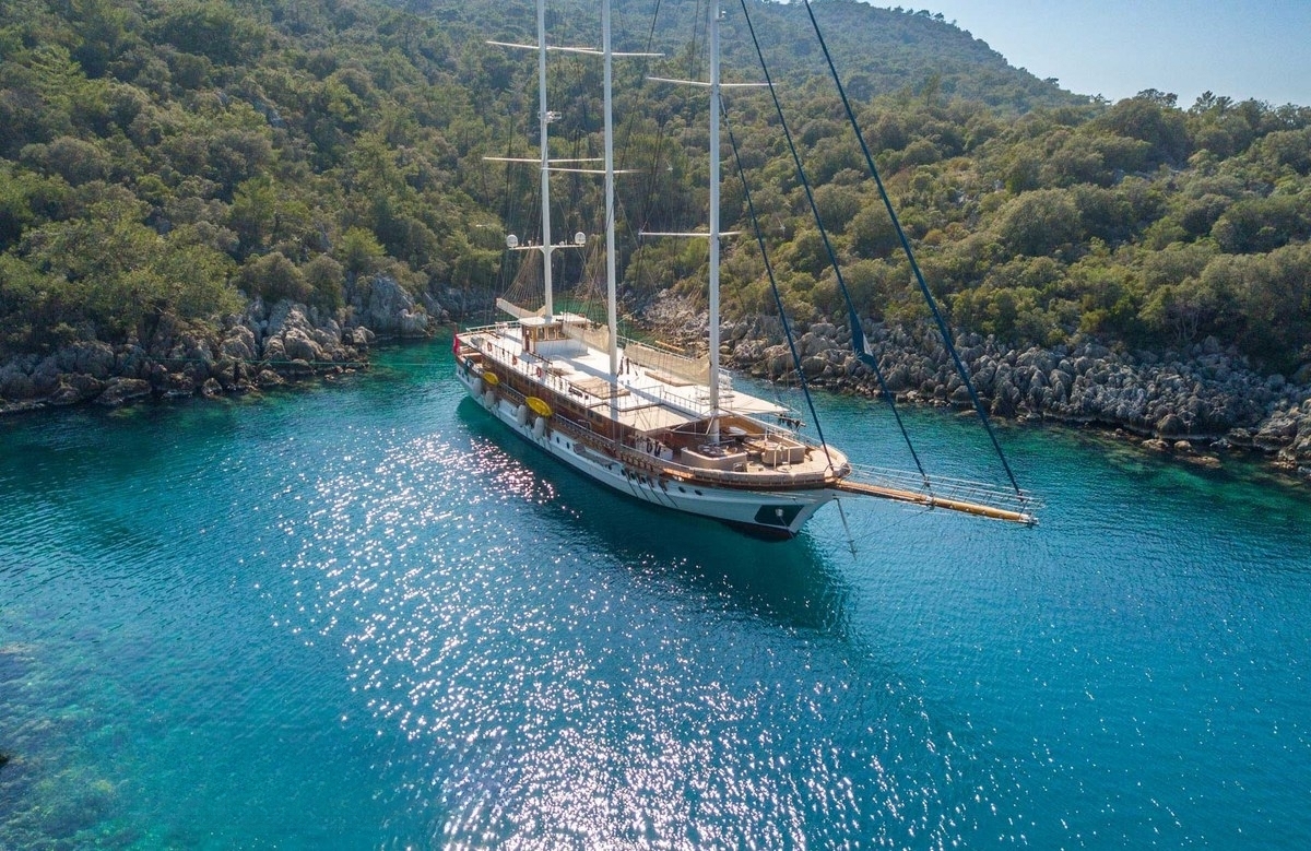 An image of Admiral yacht