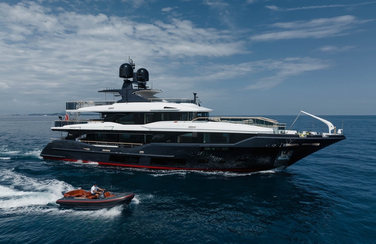 An image of Adva yacht