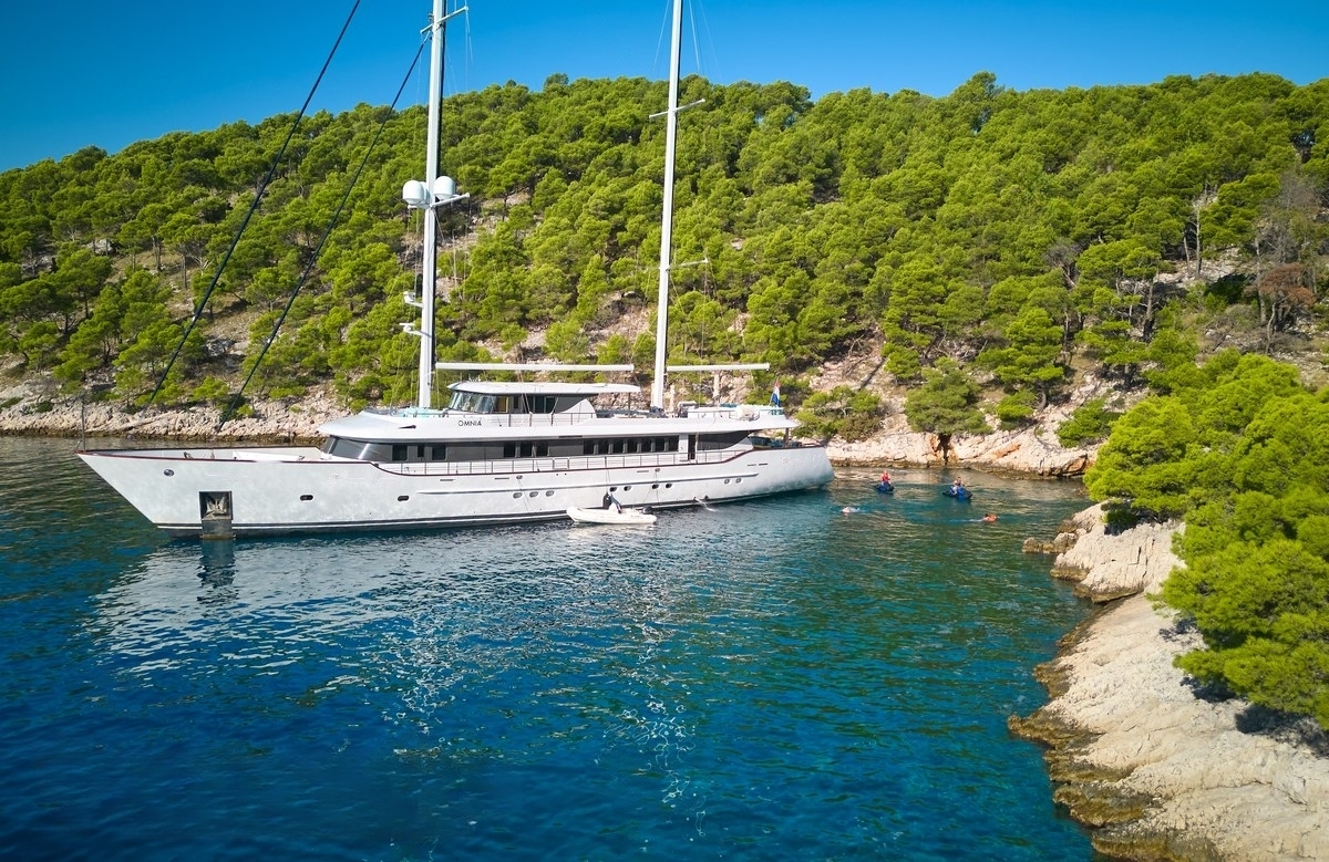 An image of Omnia yacht