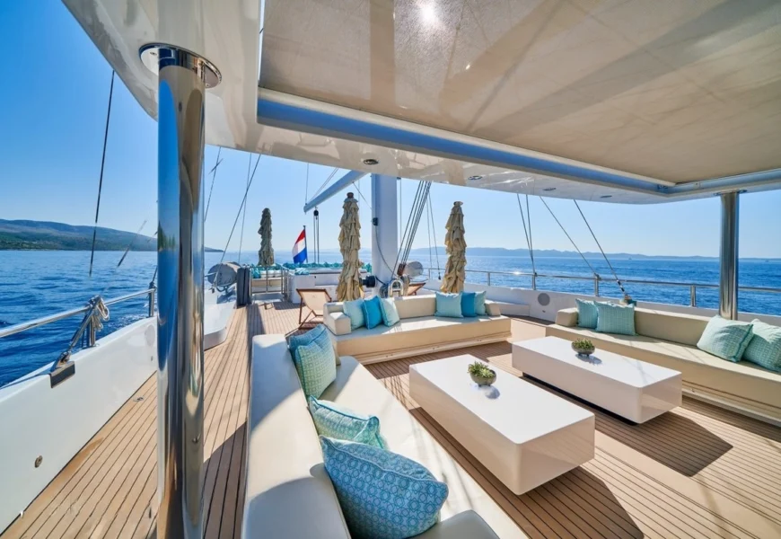 An image of Omnia yacht