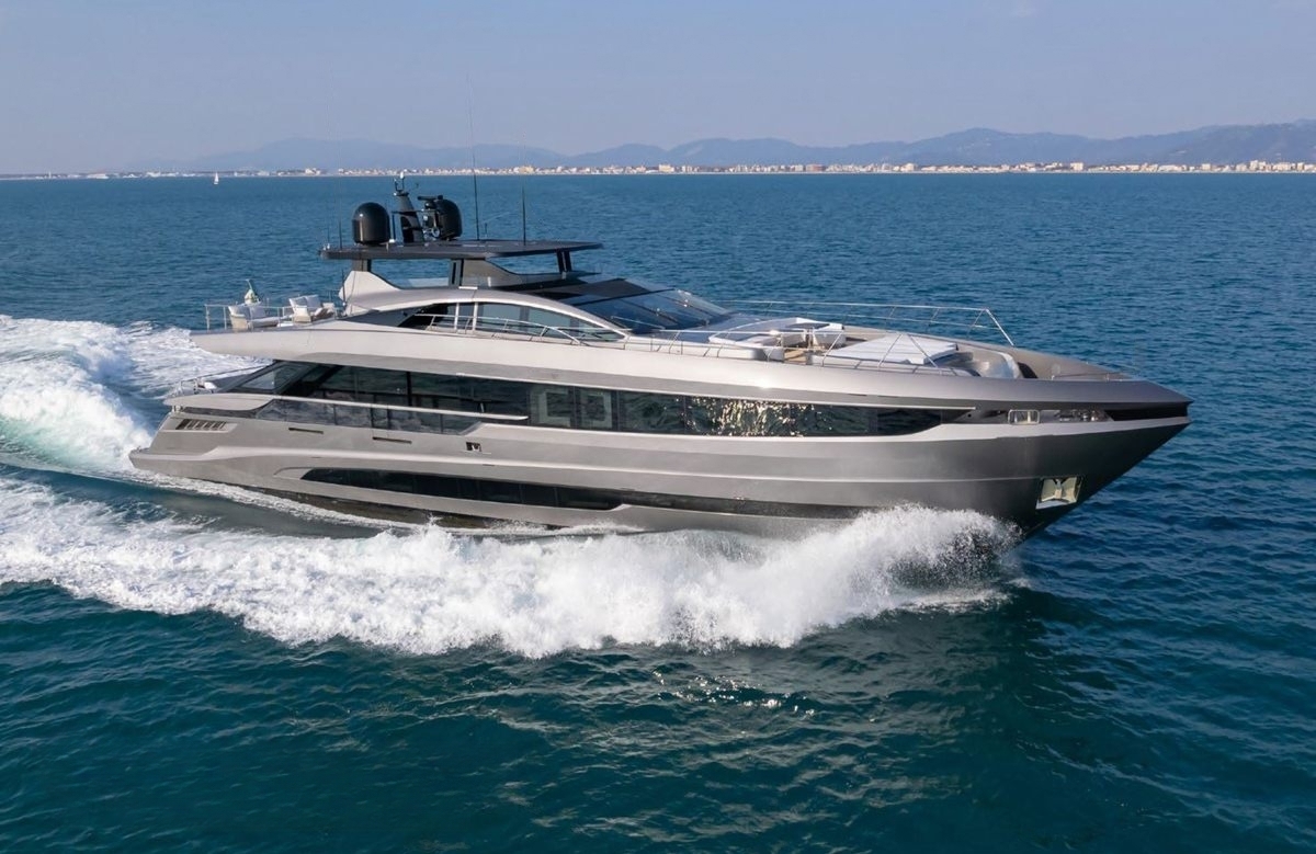 An image of Crazy Too yacht