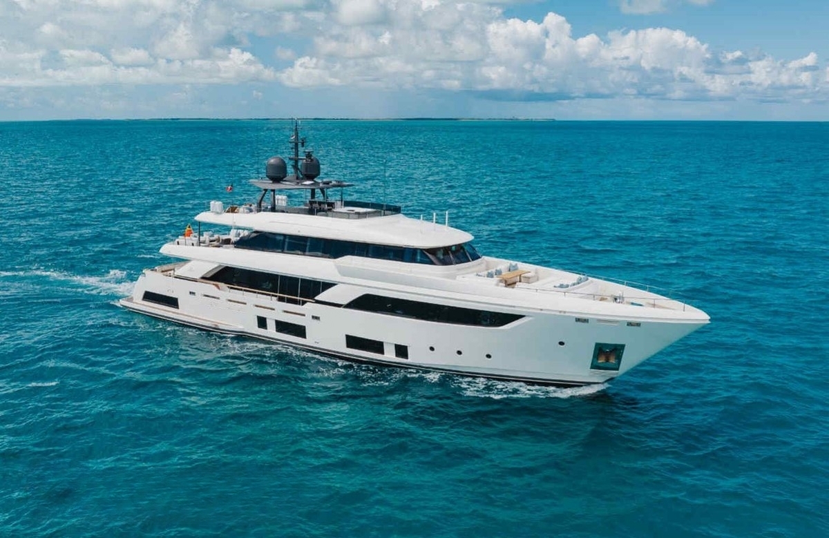 An image of Eros yacht