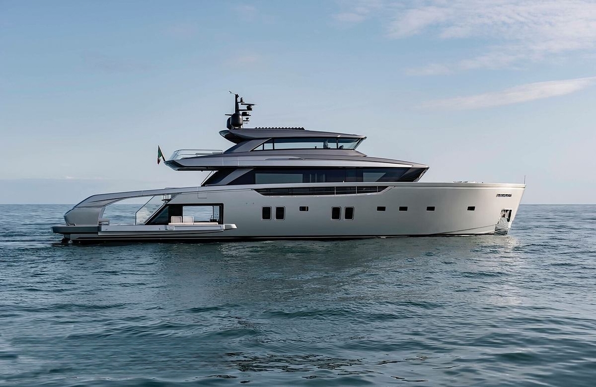 An image of Hm 1 yacht