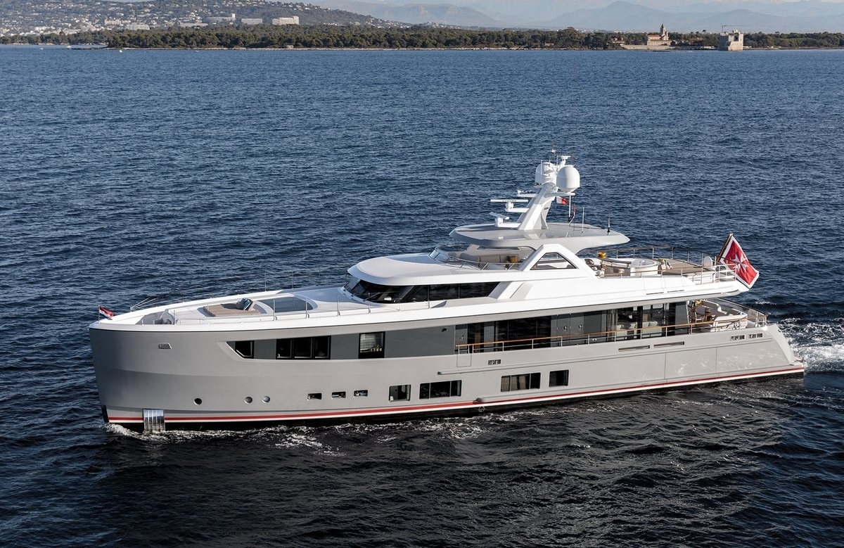 An image of Mana I yacht