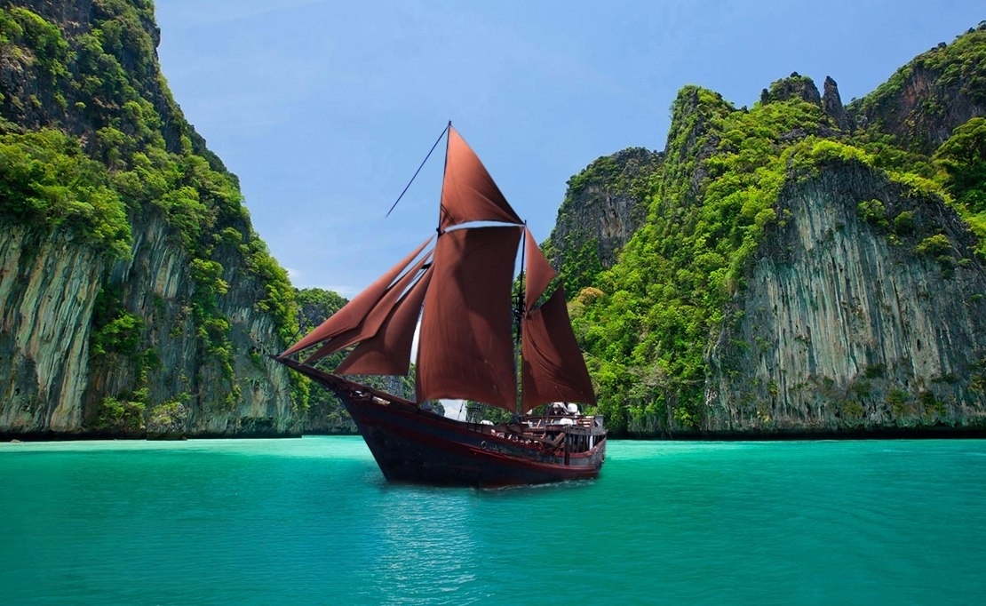 An image of Manta Mae yacht