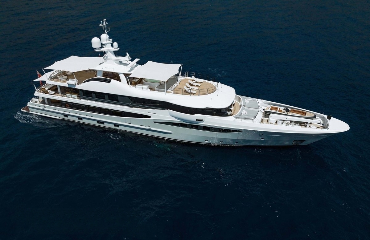 An image of Papa yacht