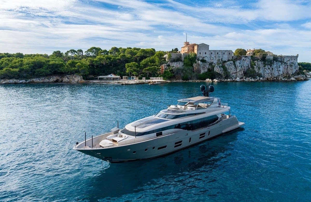 An image of The Palm yacht