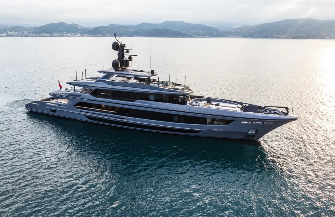 An image of Akula yacht