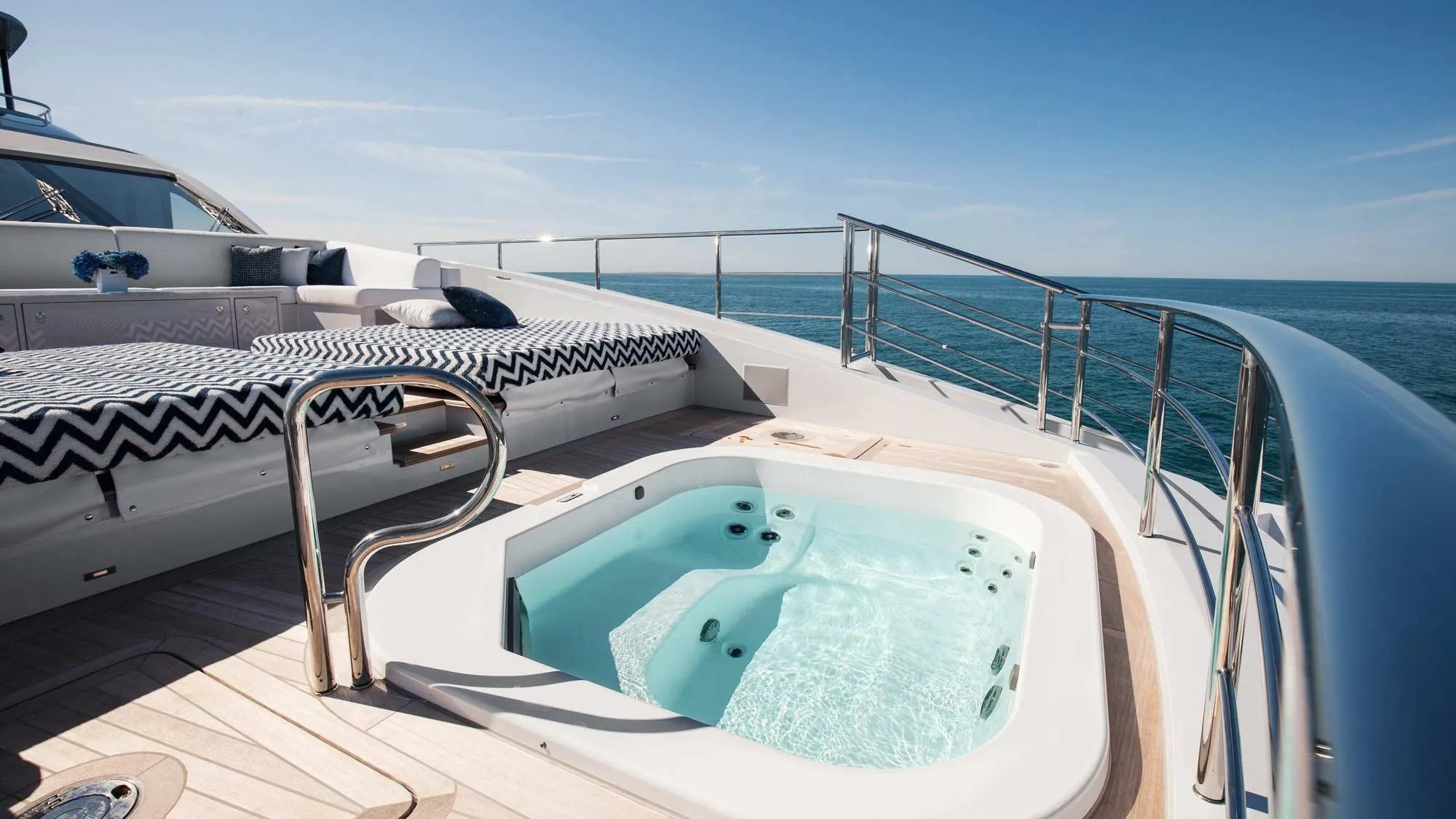 An image of H yacht