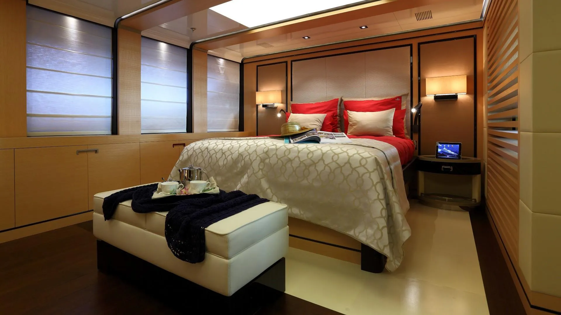 An image of 2 Ladies yacht