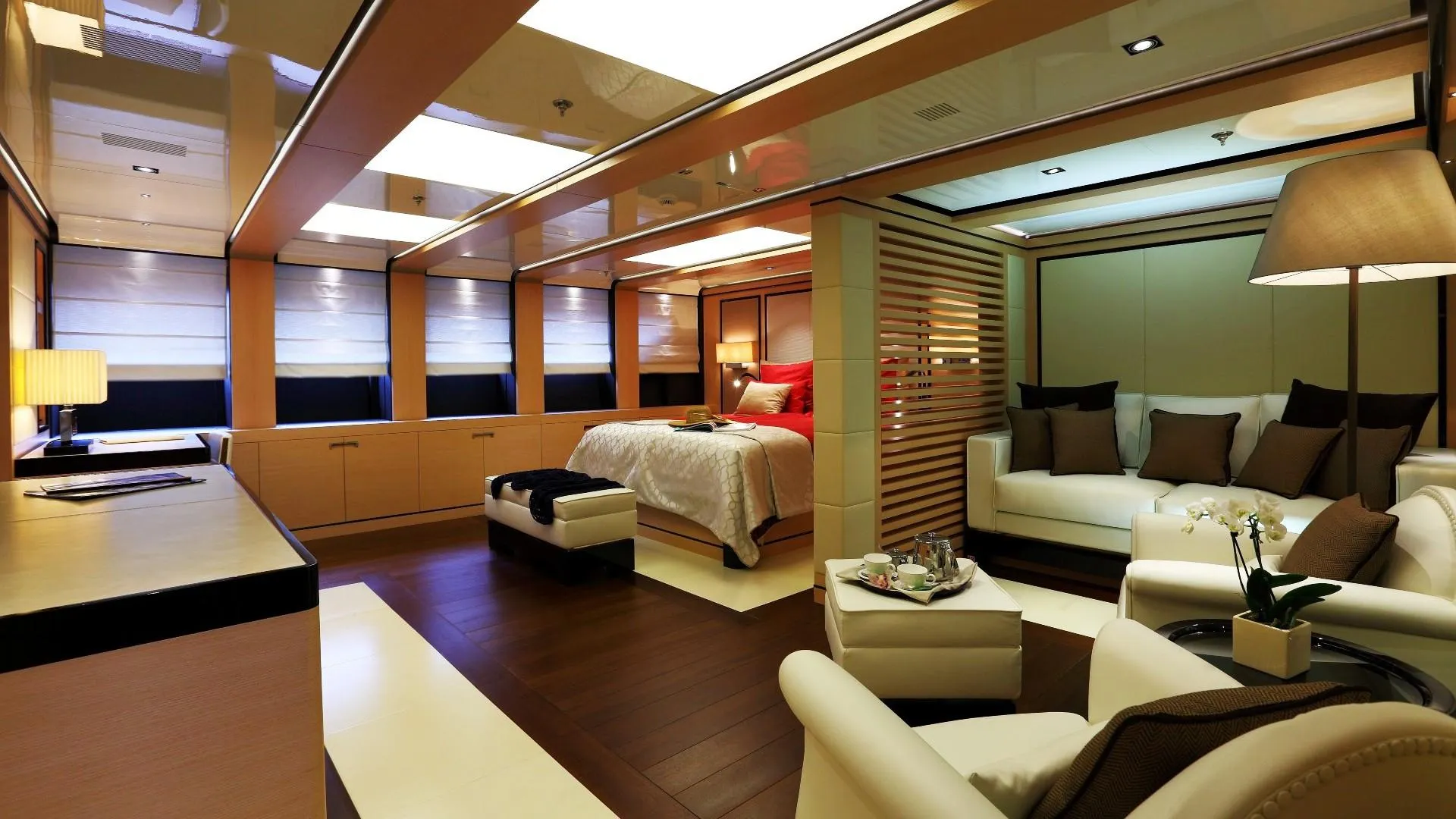 An image of 2 Ladies yacht