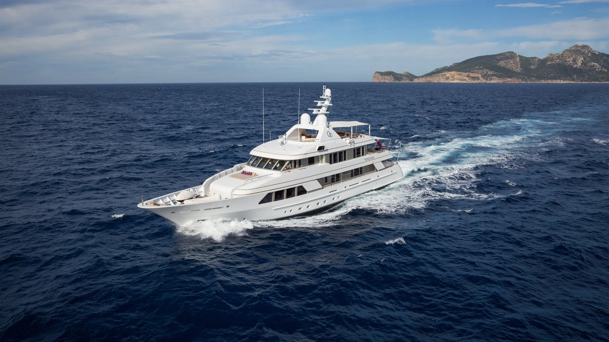 An image of Go yacht