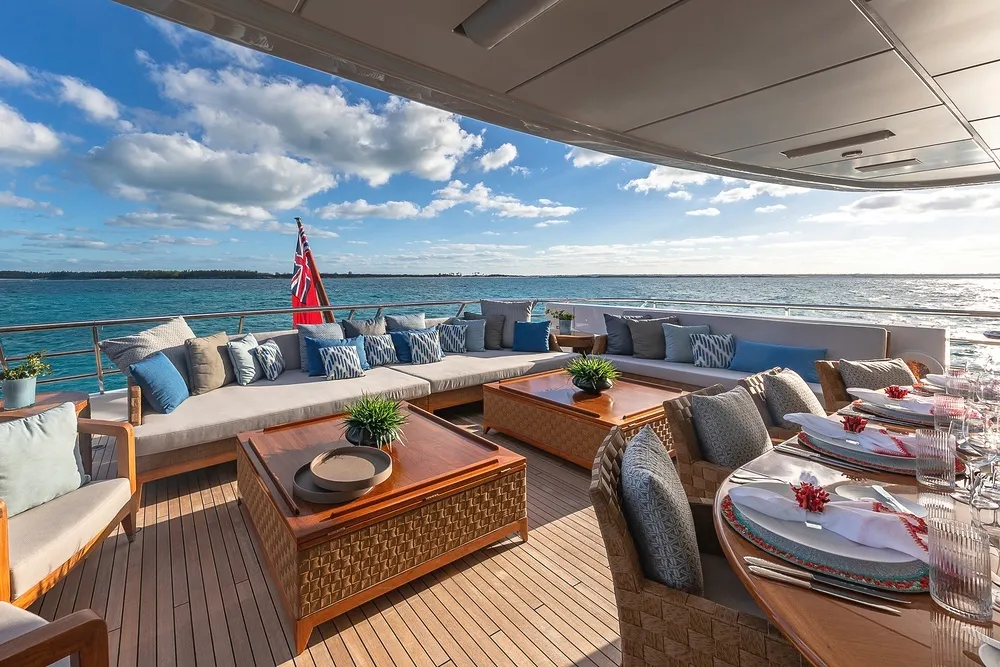 An image of Lind yacht