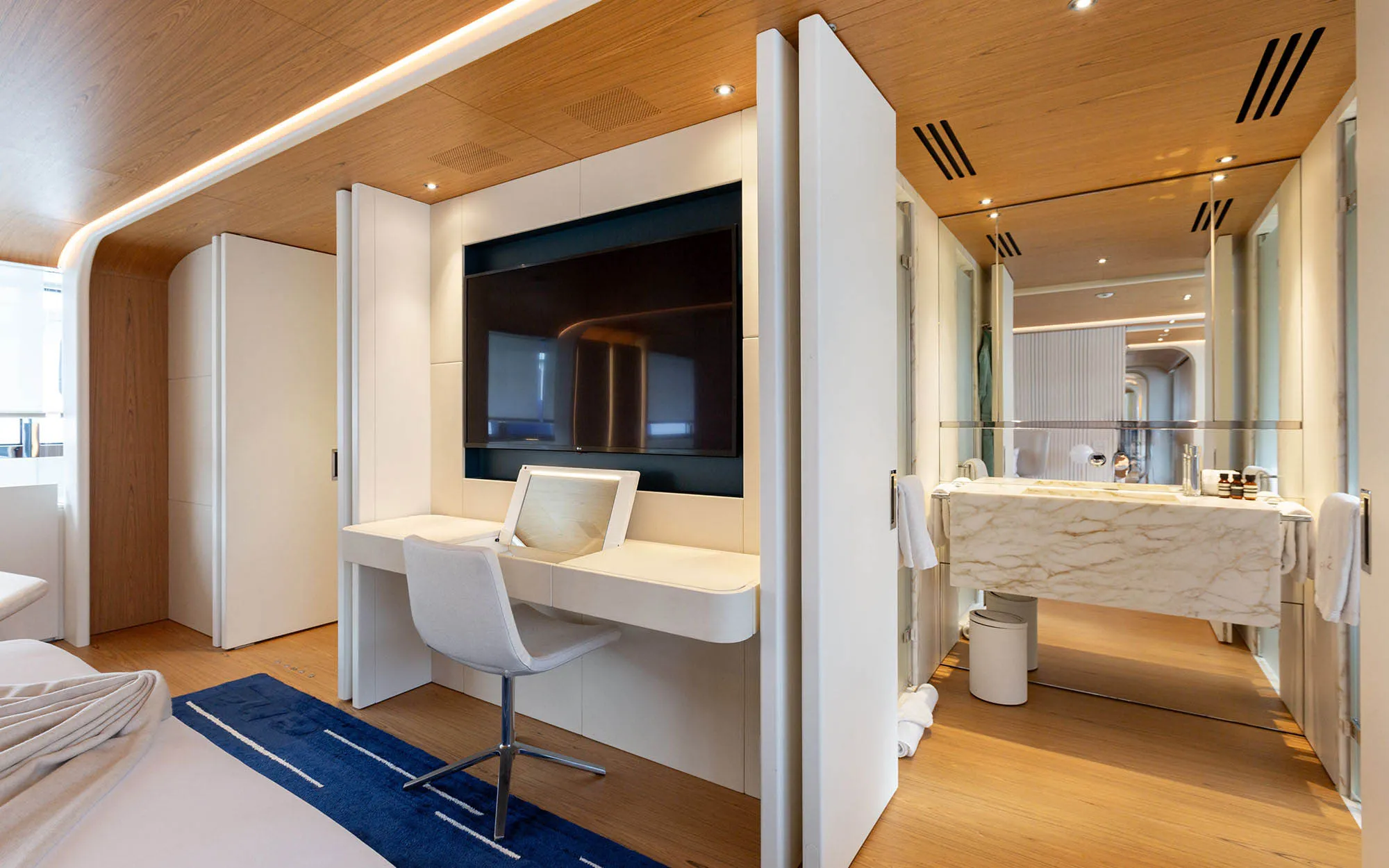 An image of Eh2 yacht