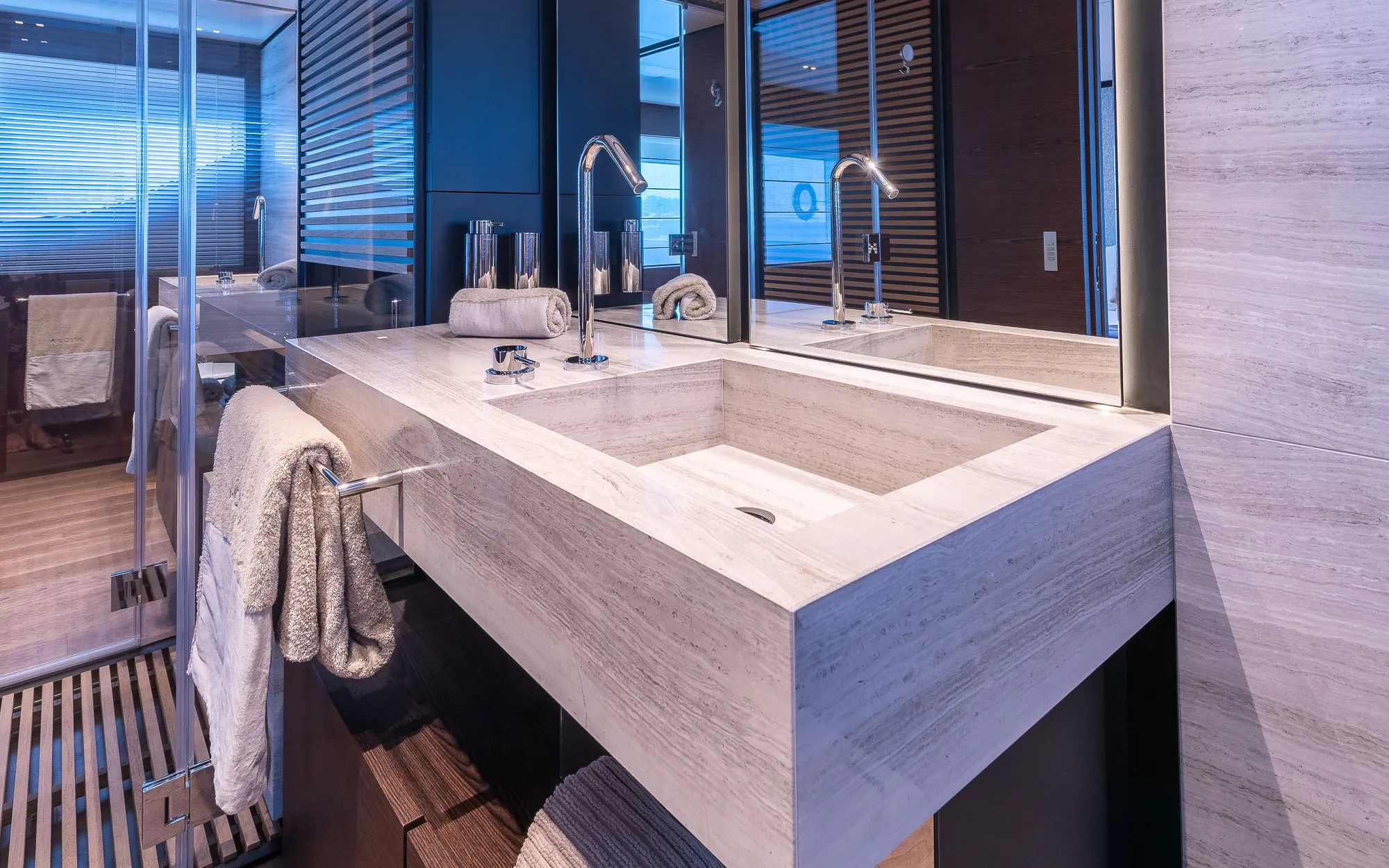An image of Acqua yacht