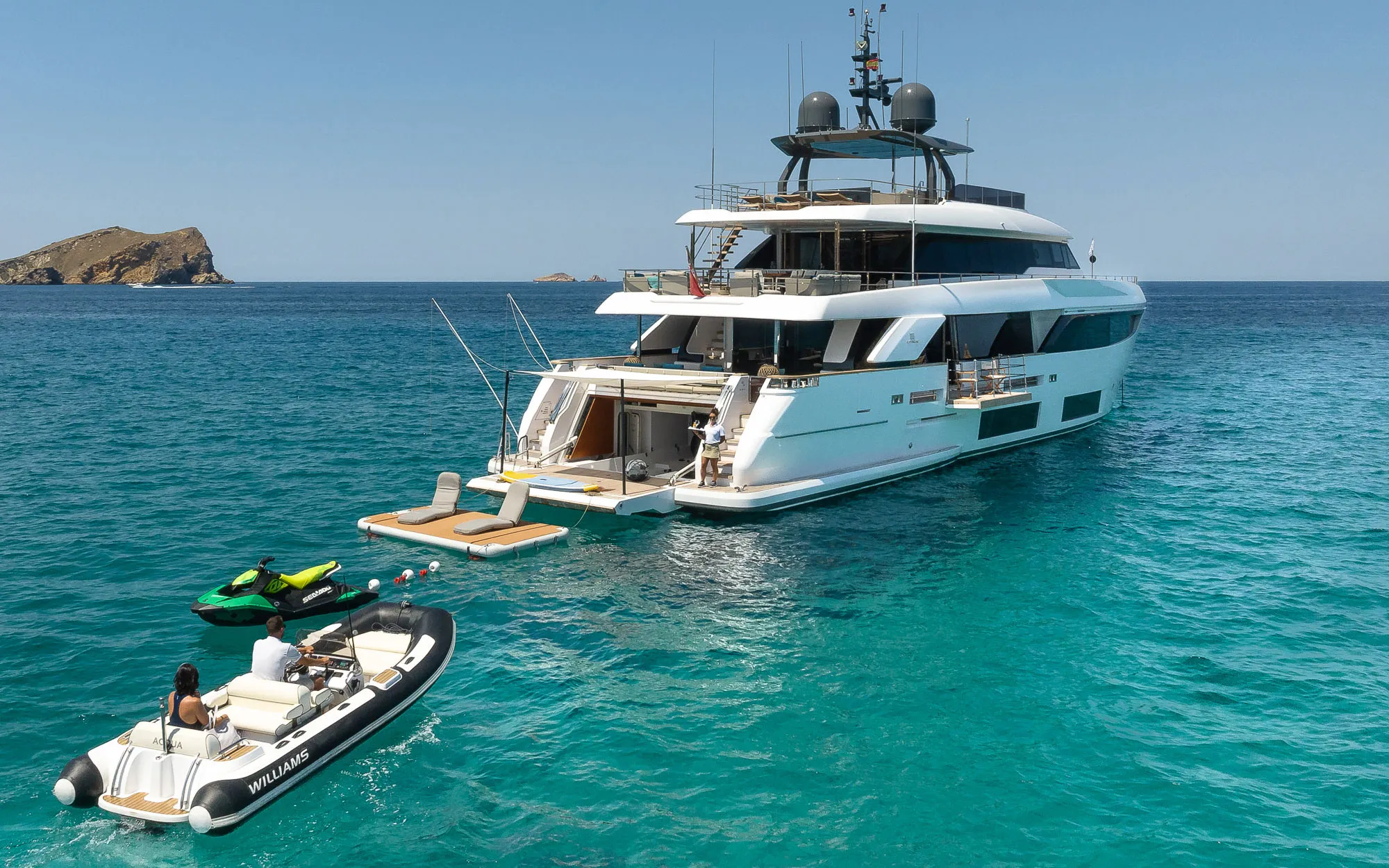 An image of Acqua yacht