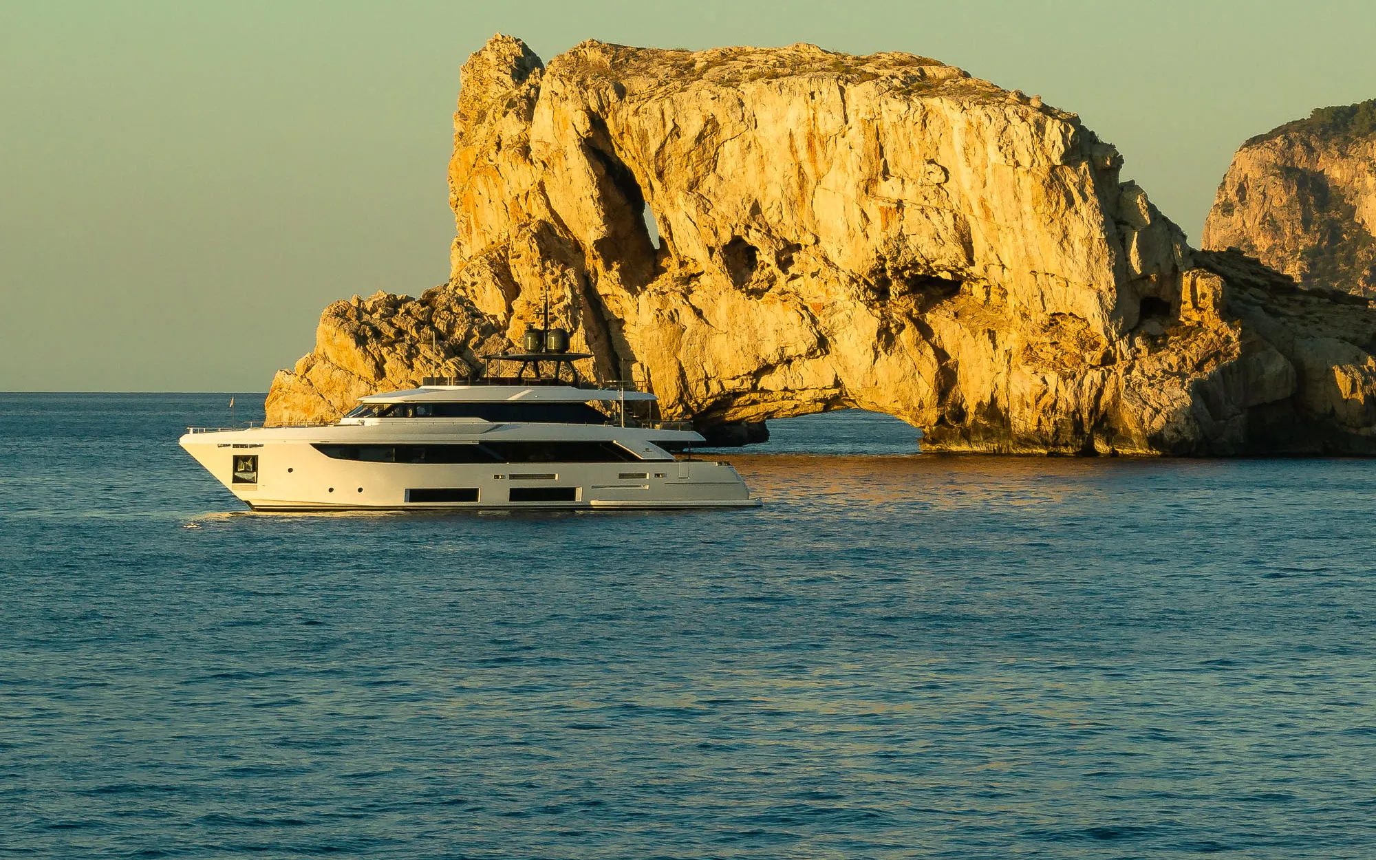 An image of Acqua yacht