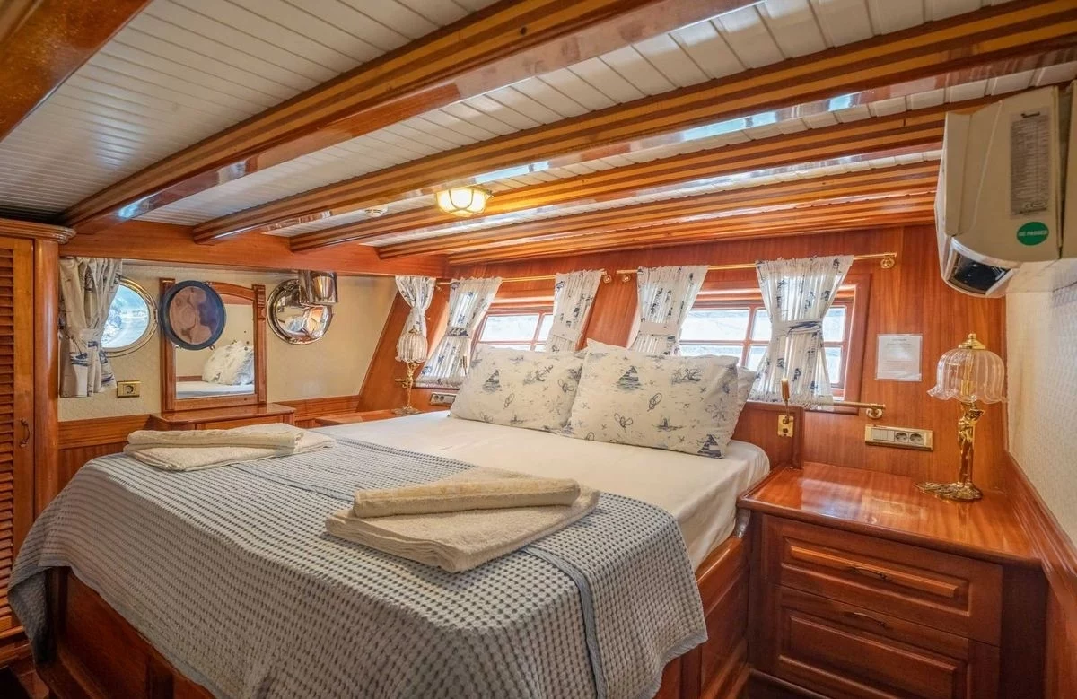 An image of Admiral yacht