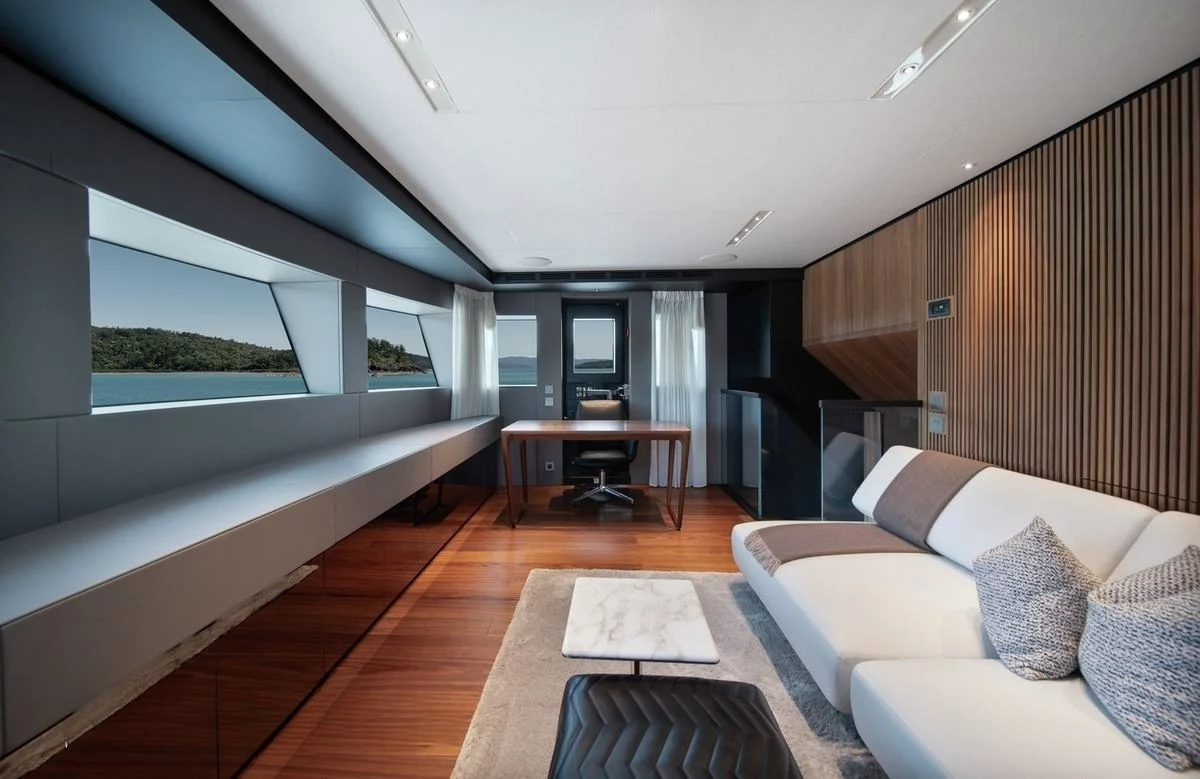 An image of Aix yacht