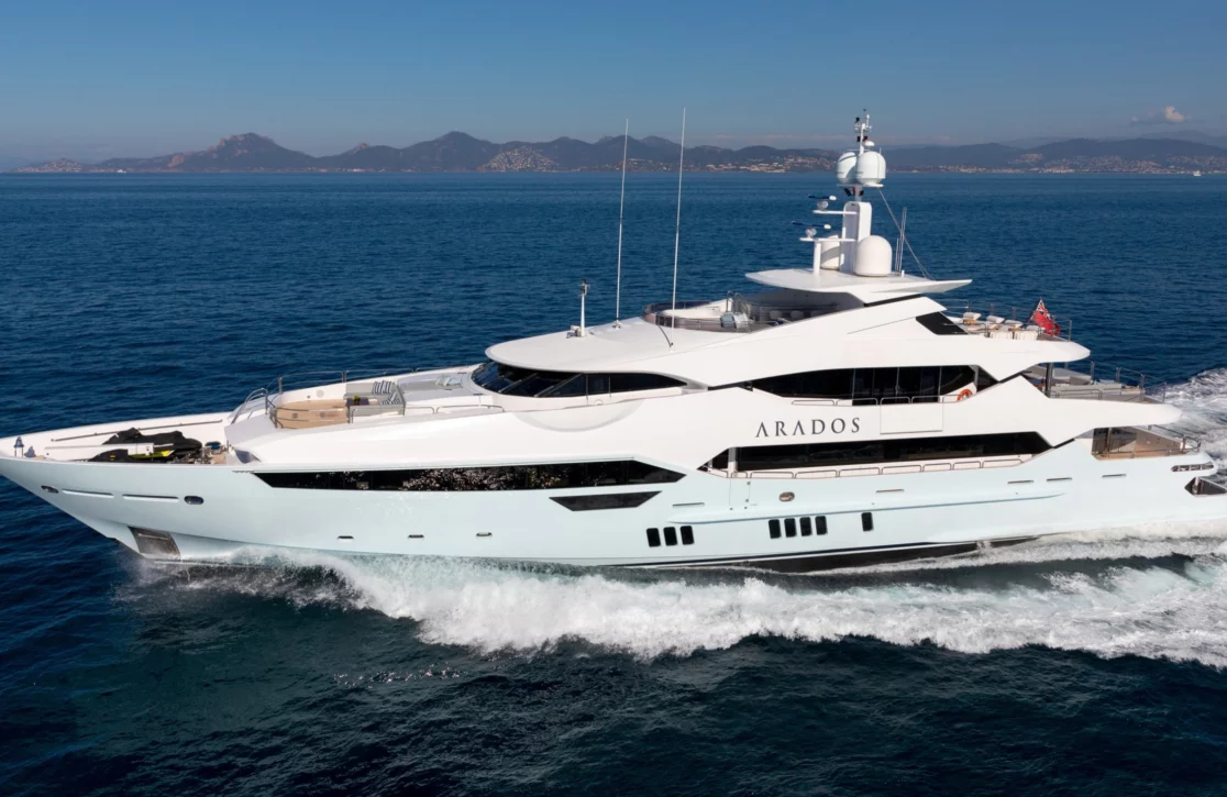 An image of Arados yacht