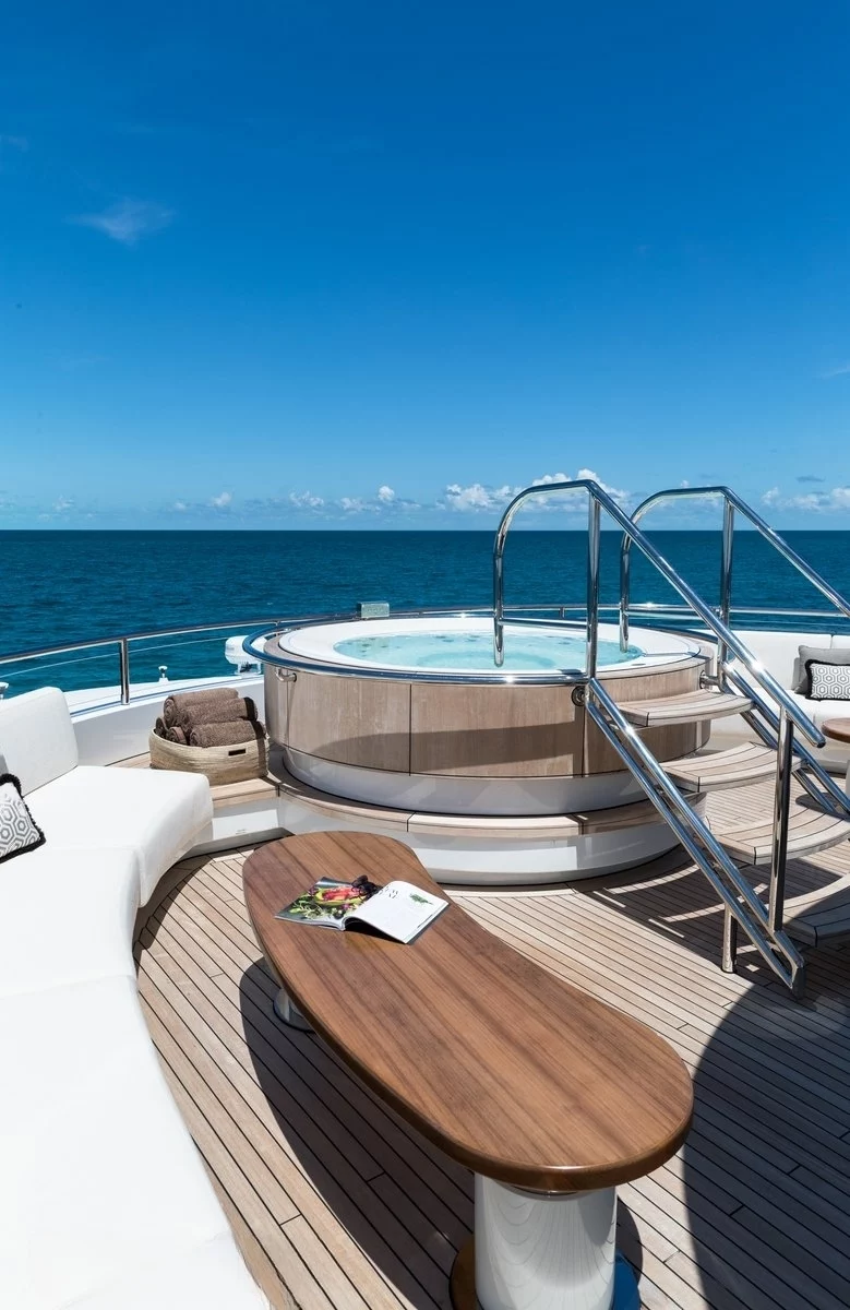An image of Calex yacht