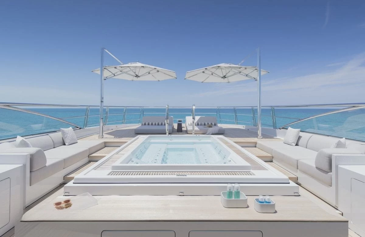 An image of Entourage yacht