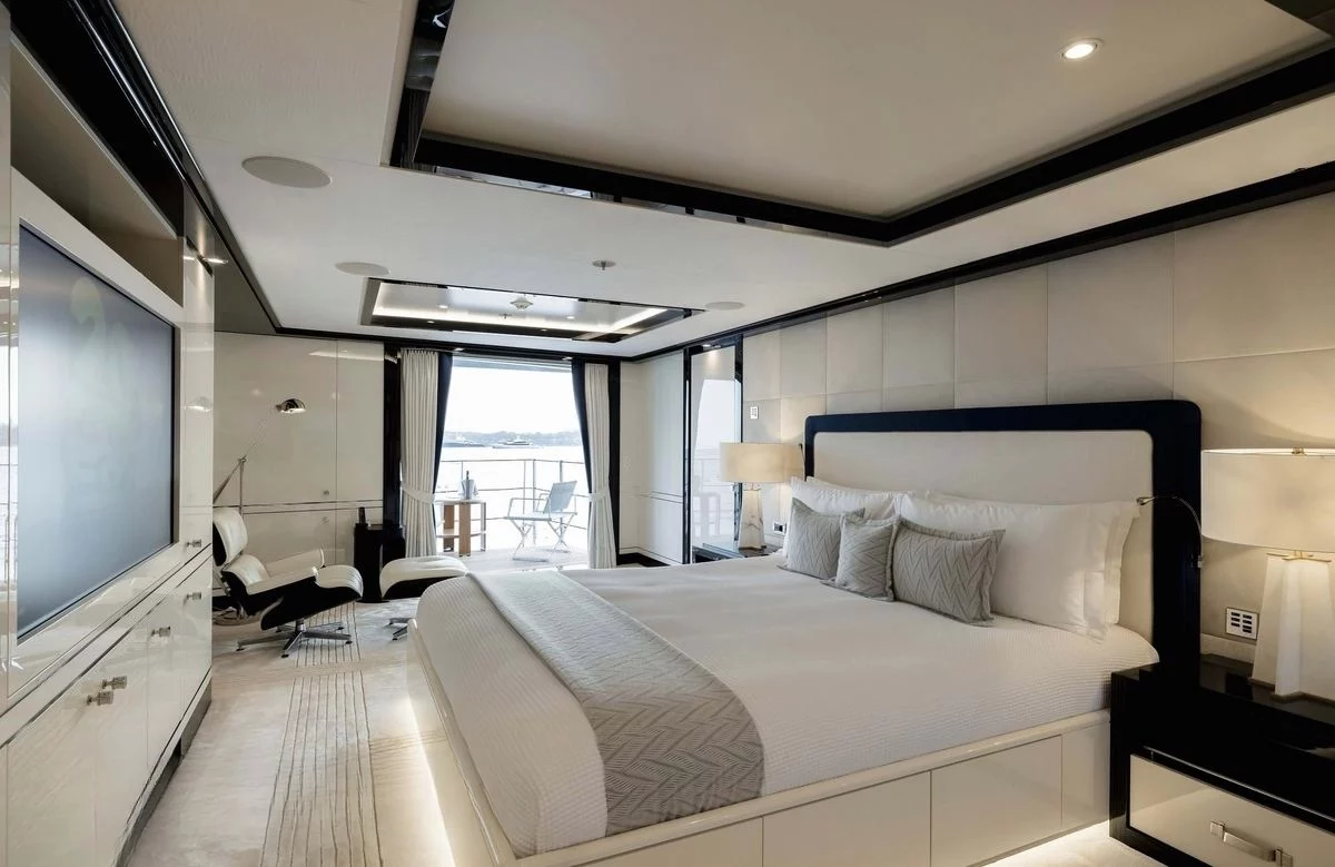 An image of Papa yacht