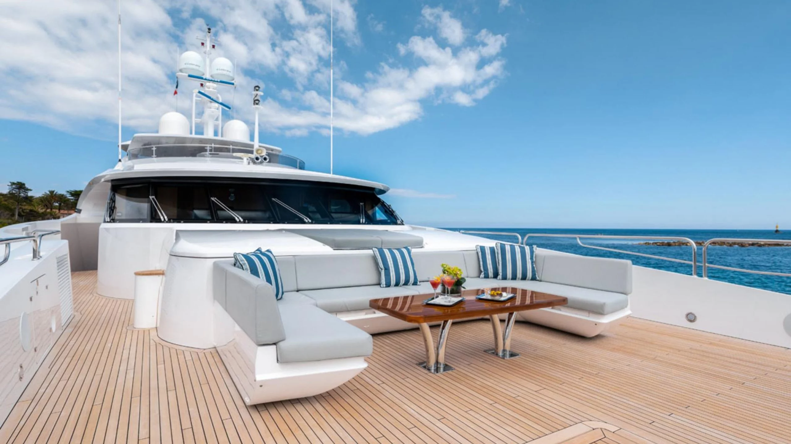 An image of Arados yacht