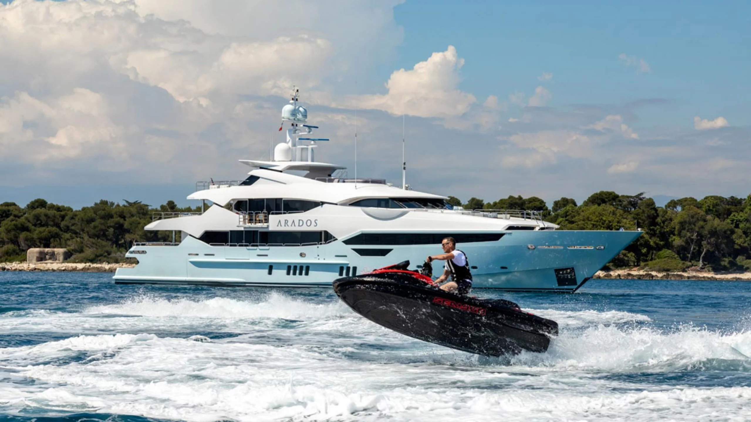 An image of Arados yacht