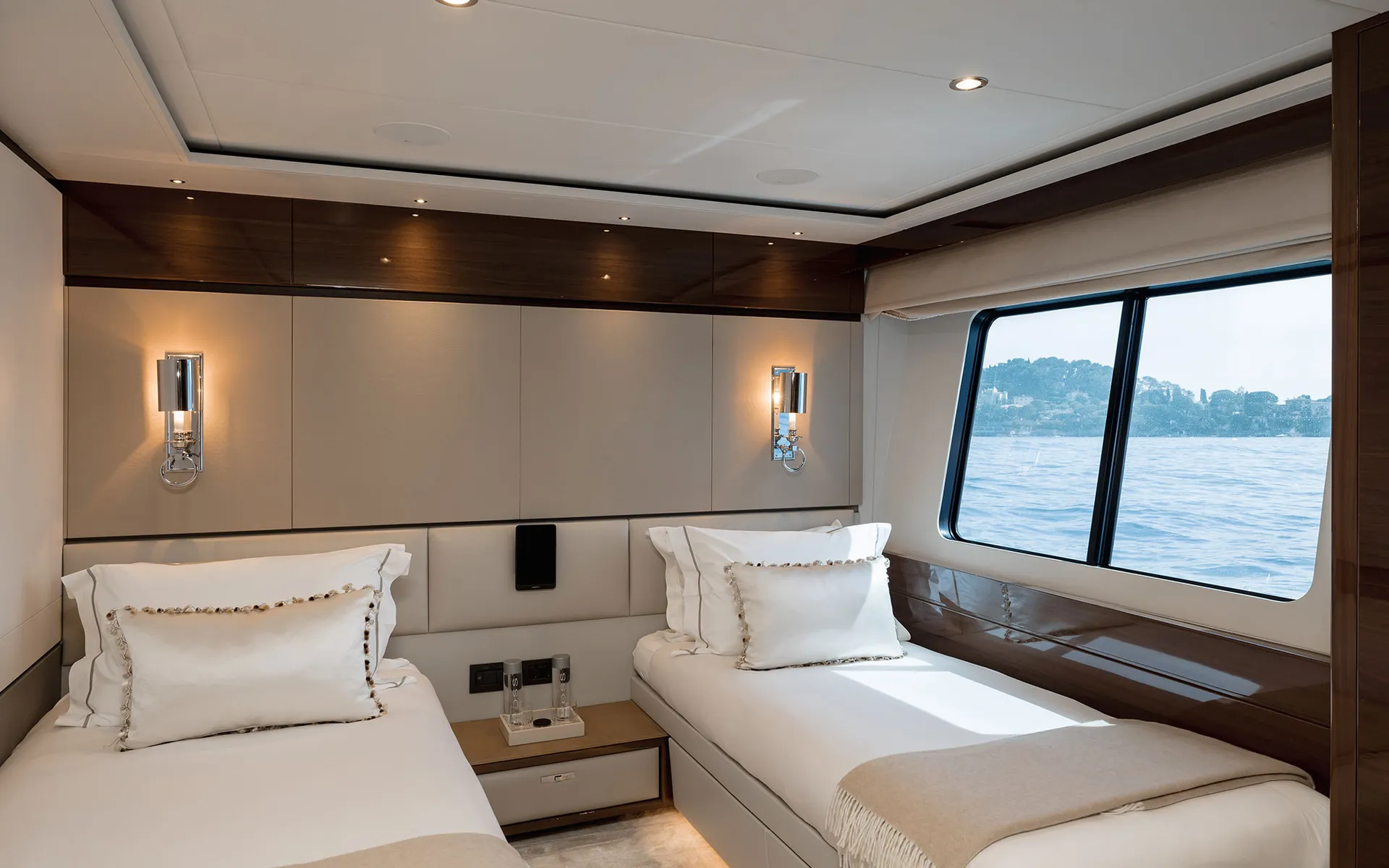An image of Riviera Living yacht