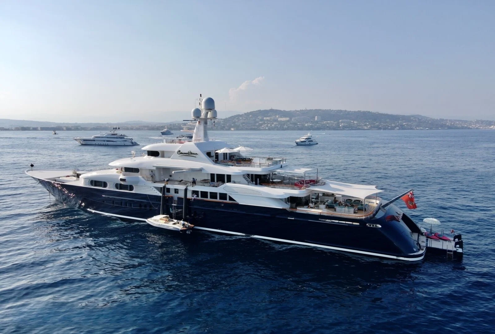 An image of Cocoa Bean yacht