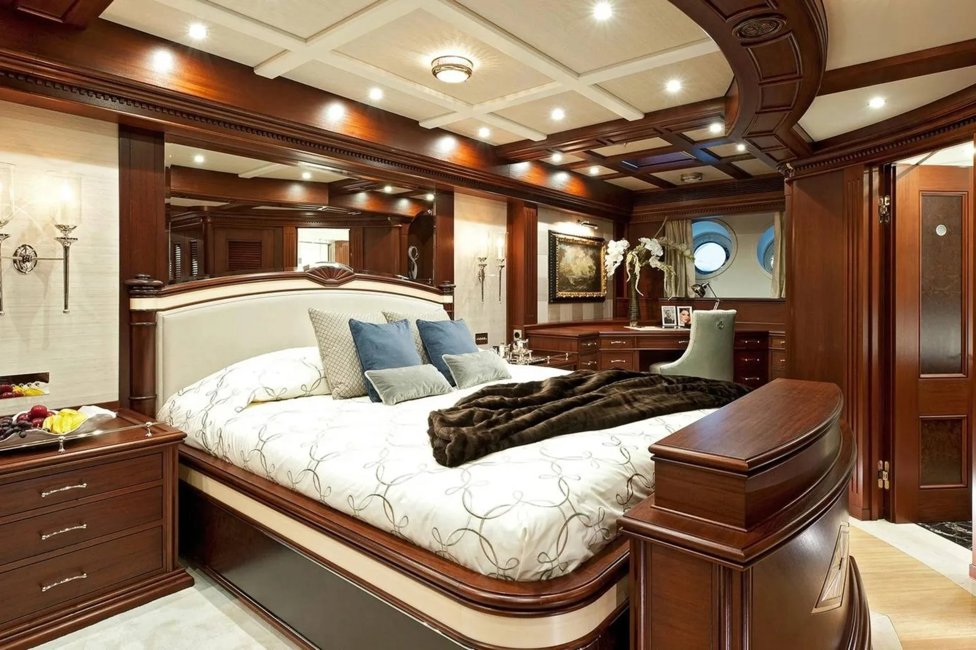 An image of Red Sky yacht