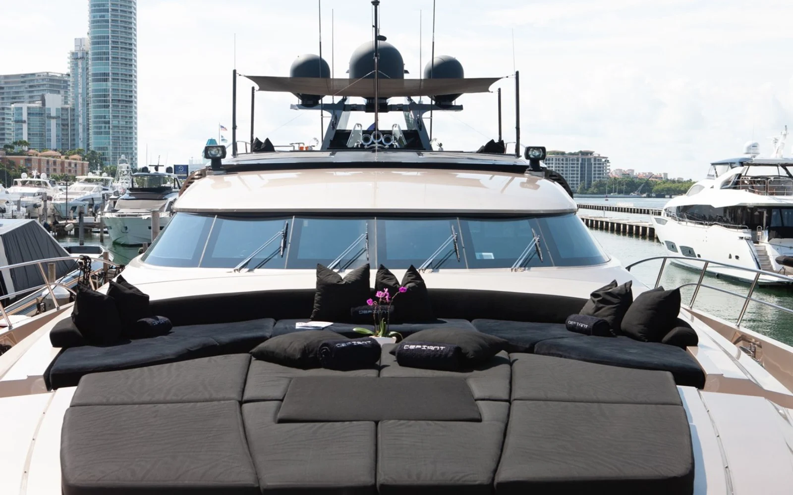 An image of Defiant yacht