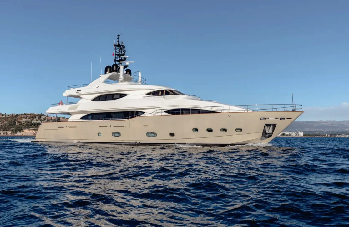 An image of Aero yacht