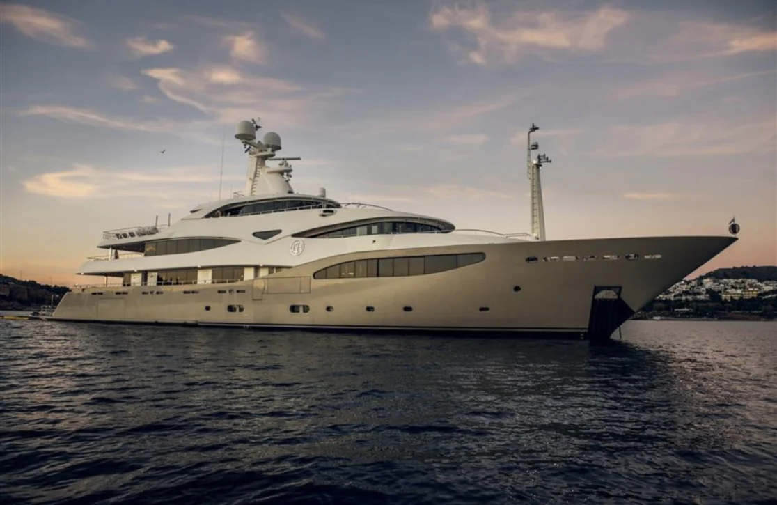 An image of Light Holic yacht
