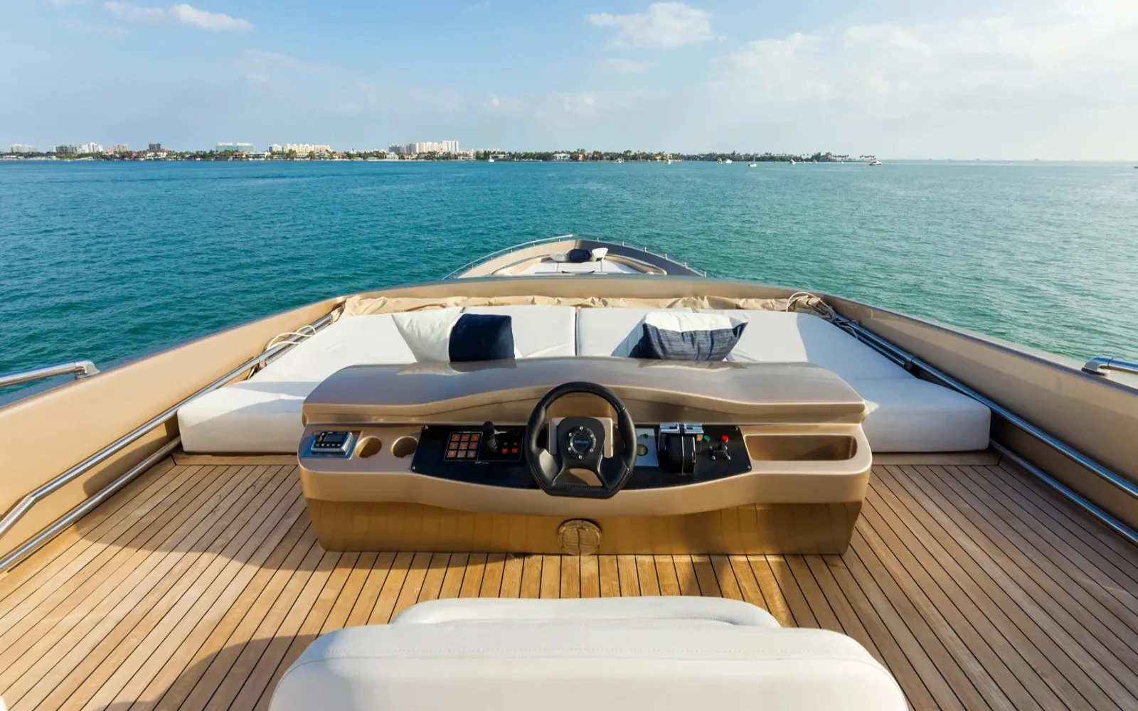 An image of Five Waves yacht