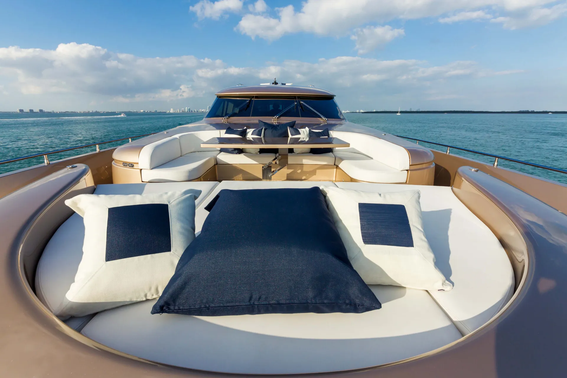 An image of Five Waves yacht