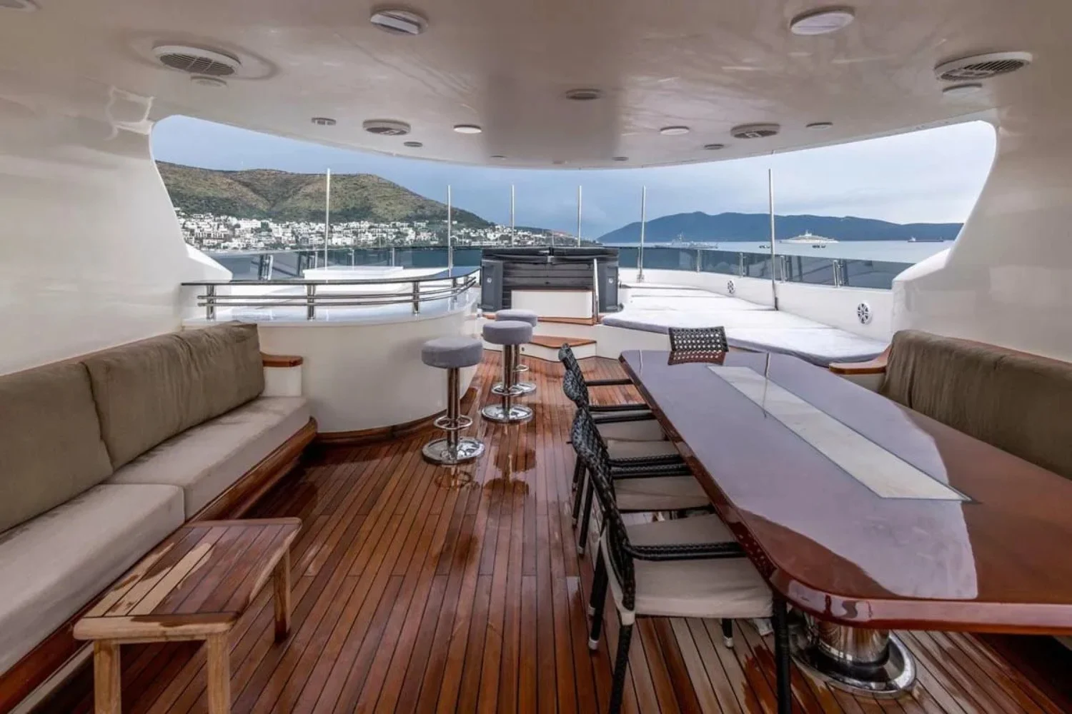 An image of Serenity II yacht