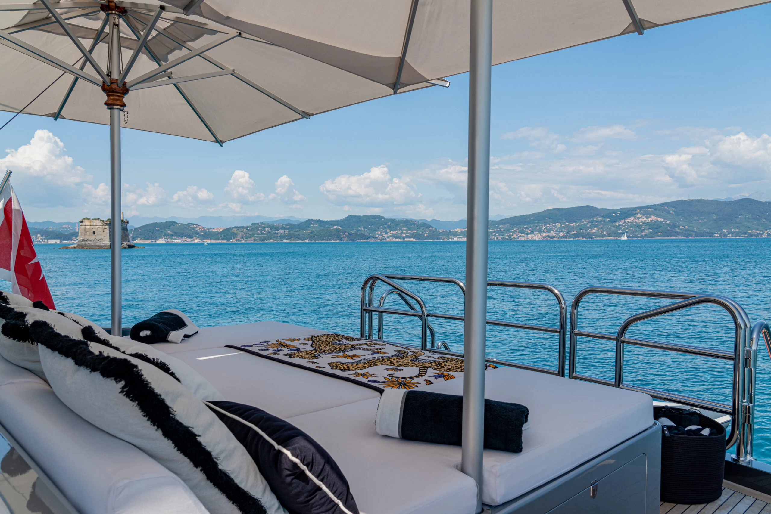 An image of Manu V yacht