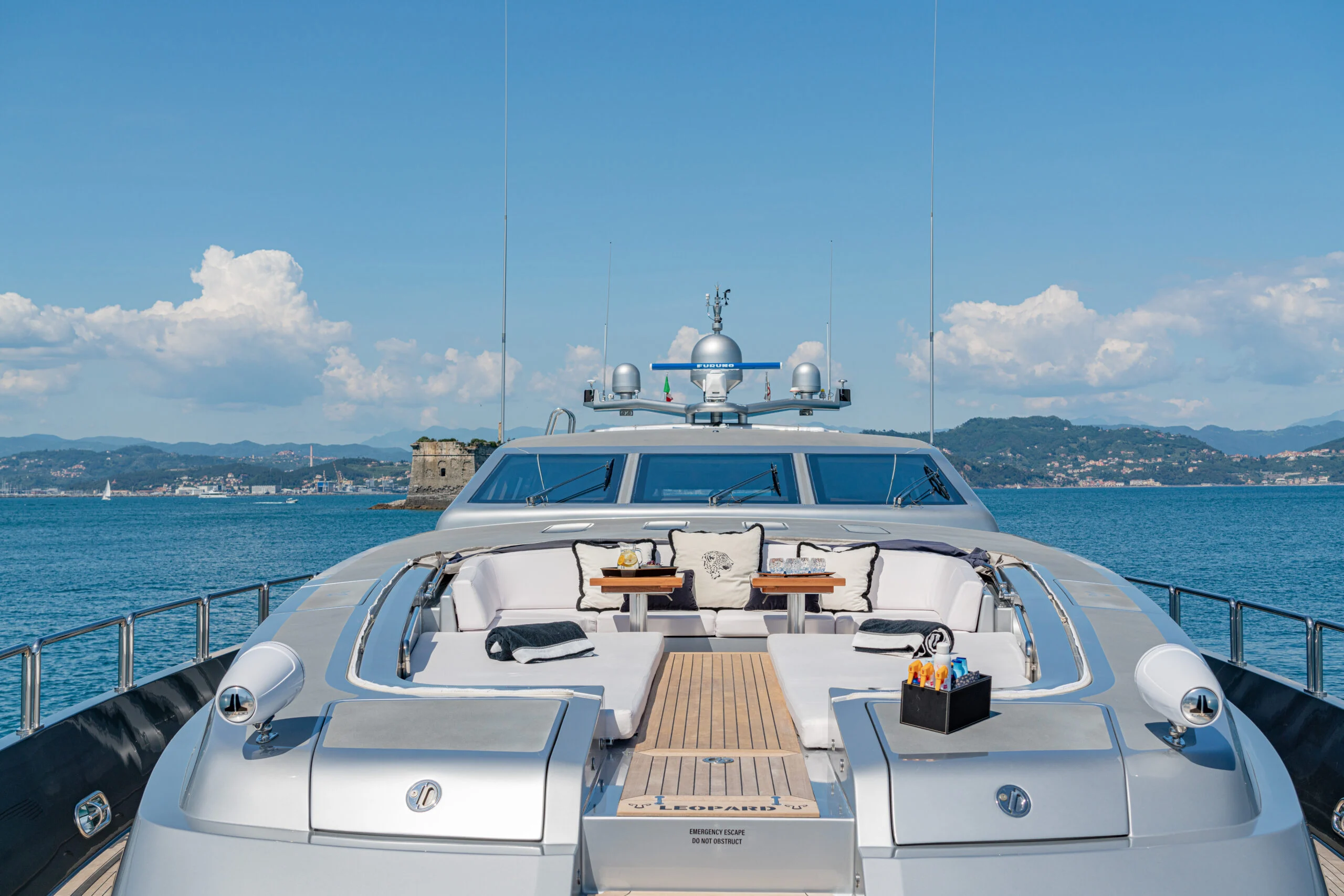 An image of Manu V yacht