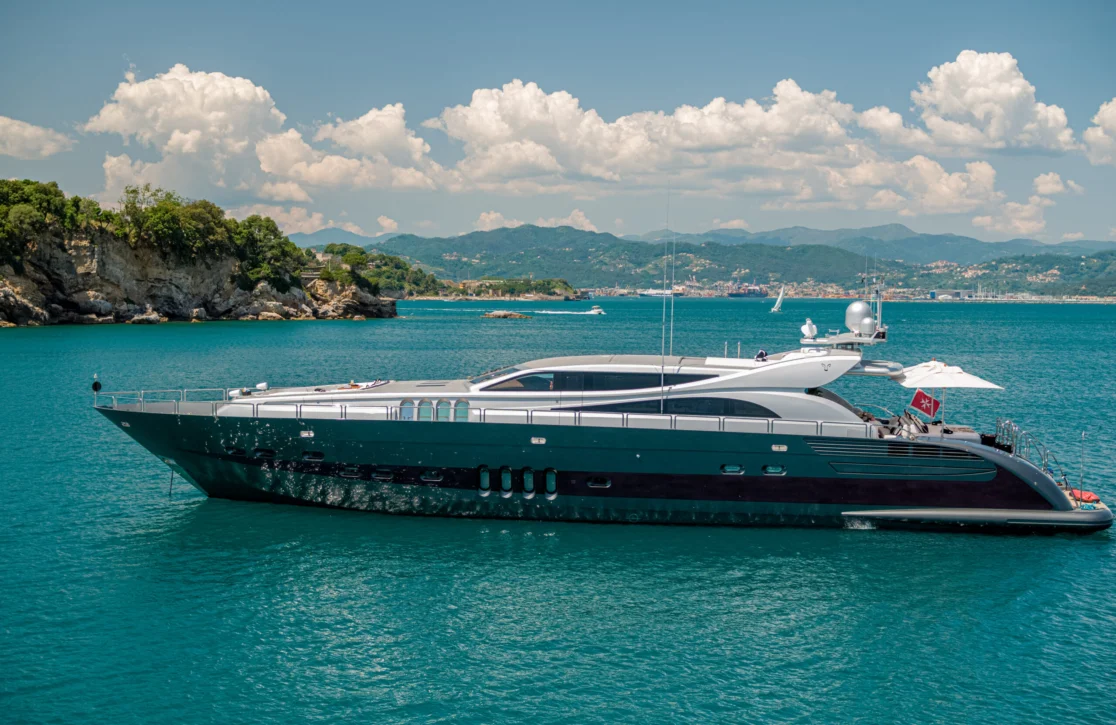 An image of Manu V yacht