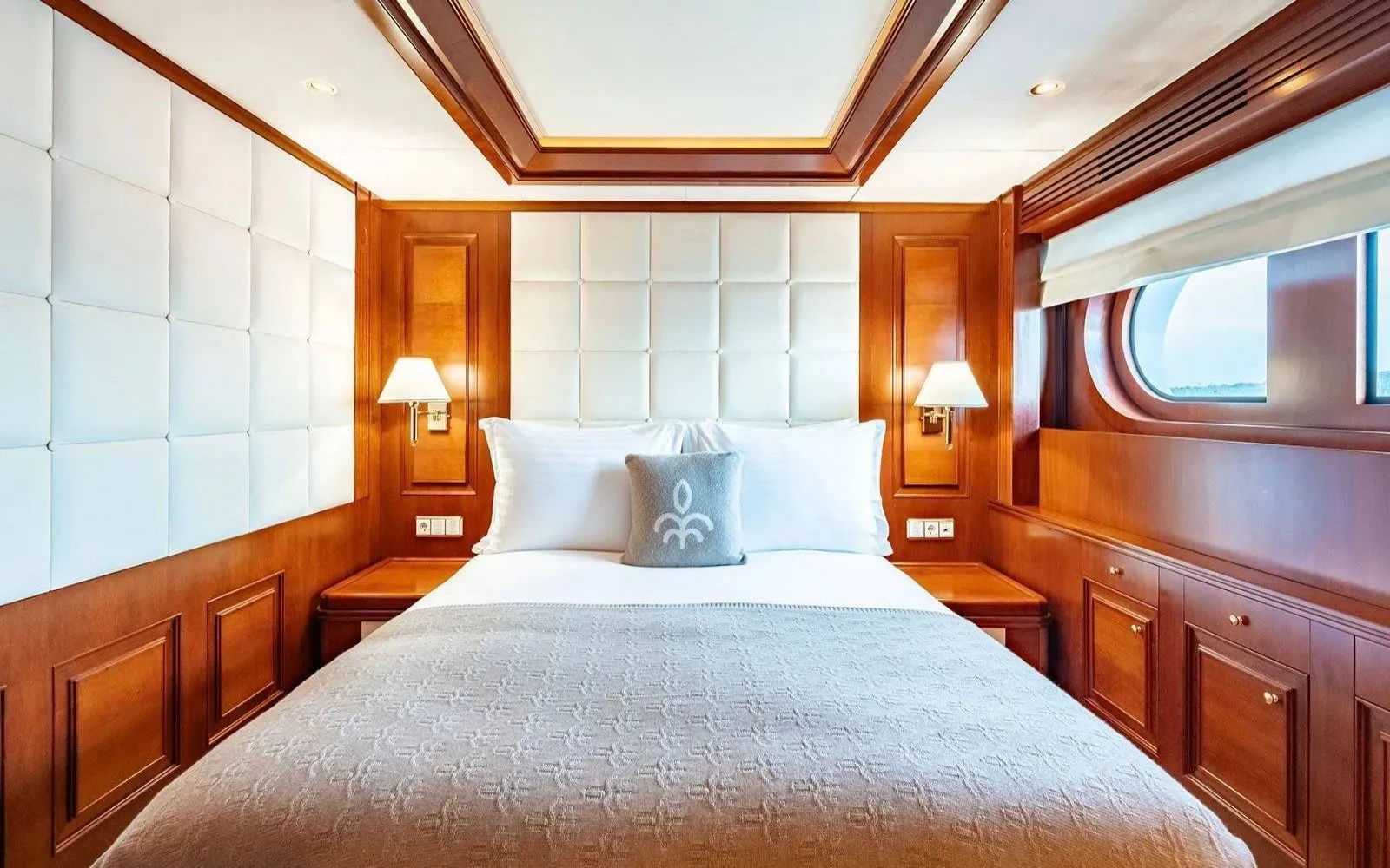 An image of Tirea yacht