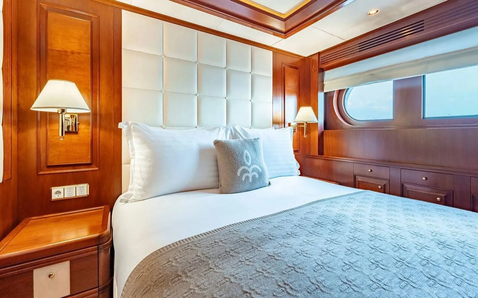 An image of Tirea yacht