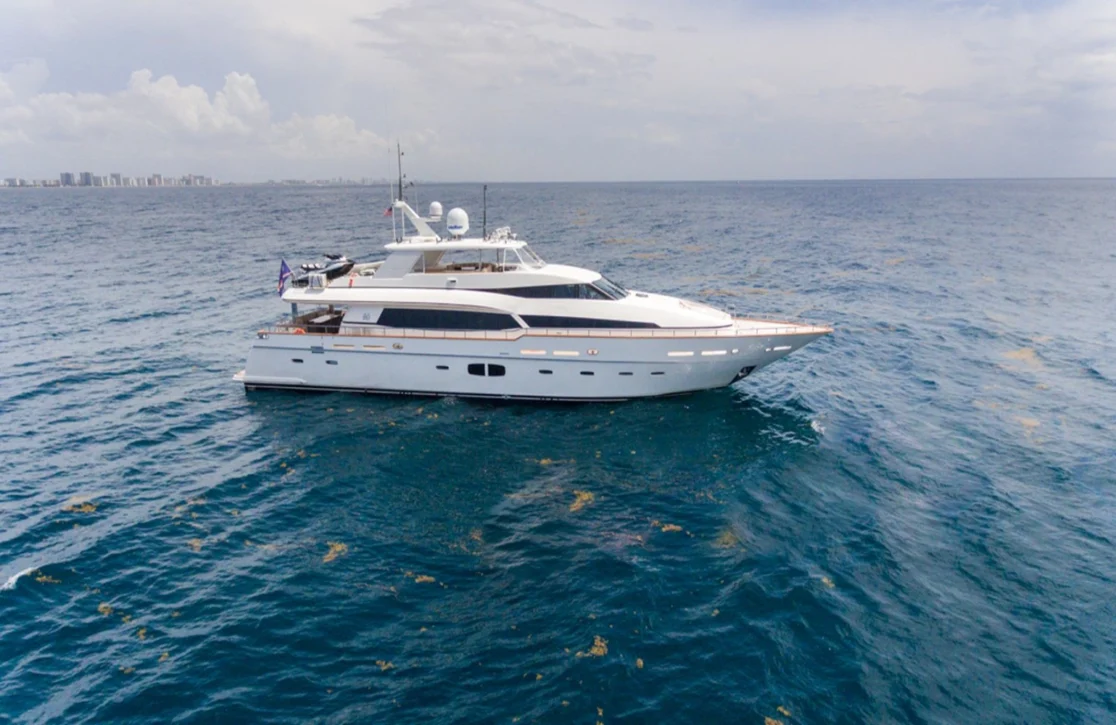 An image of Picnic yacht