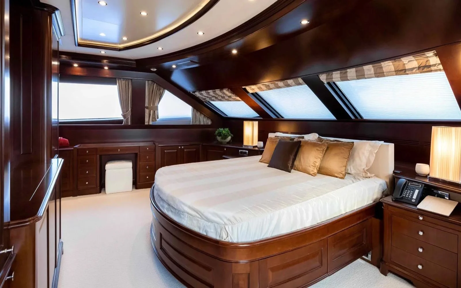 An image of Mi Amore Julia yacht