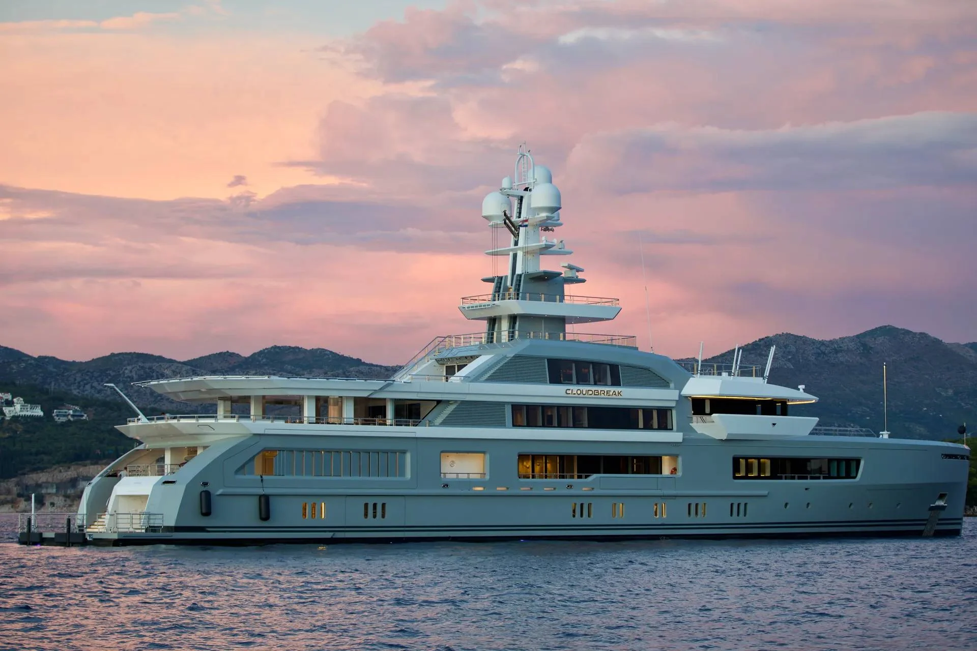 An image of Cloudbreak yacht