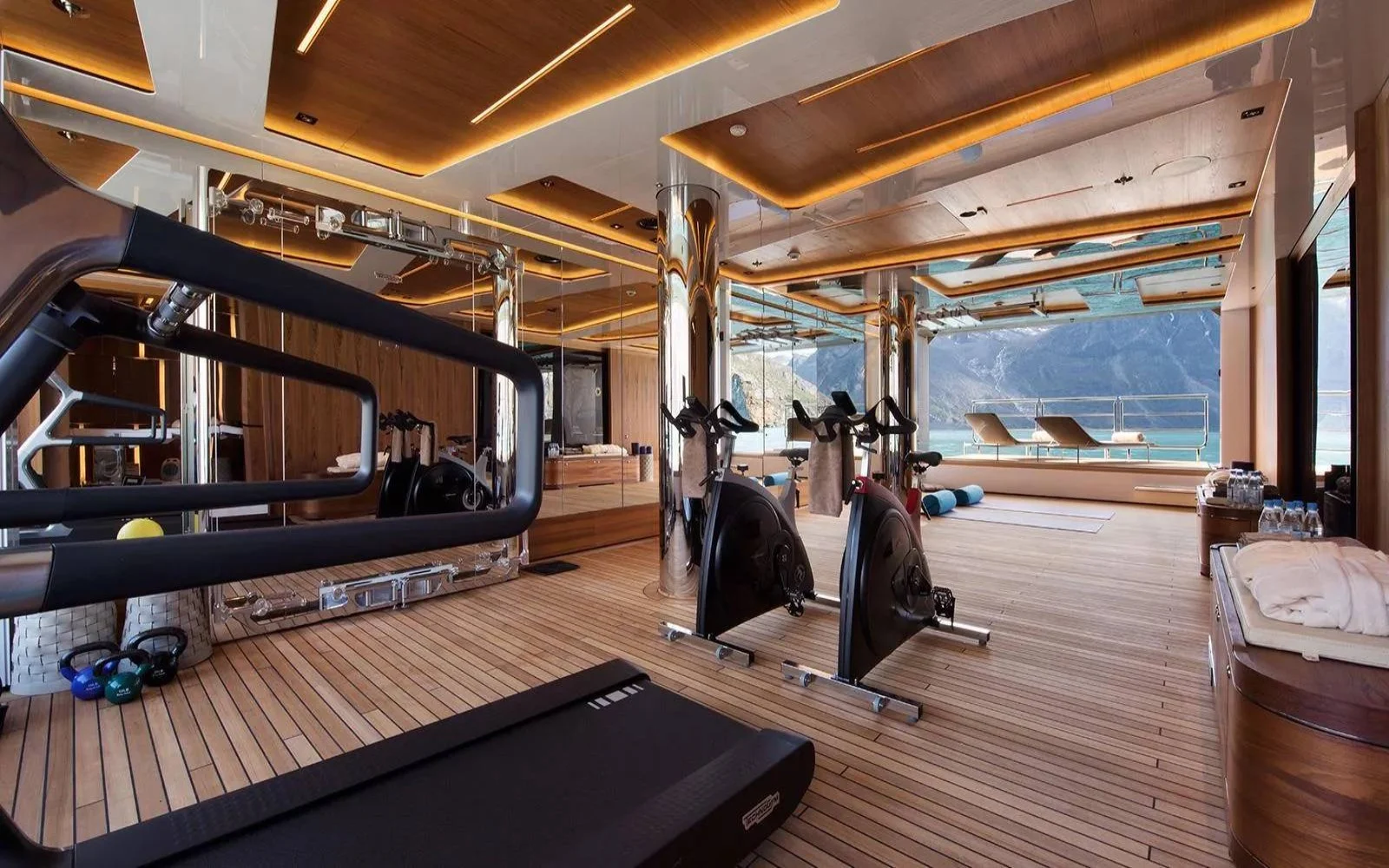 An image of Cloudbreak yacht