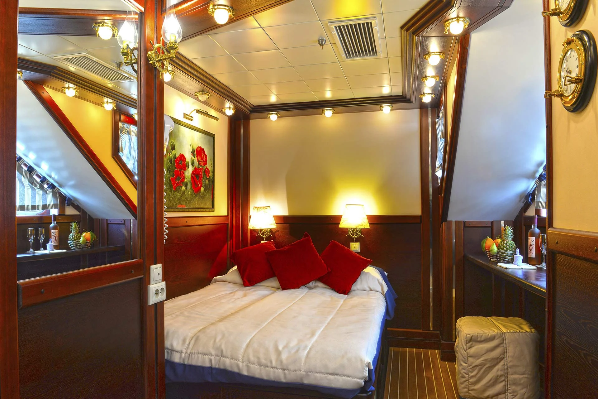 An image of Running On Waves yacht