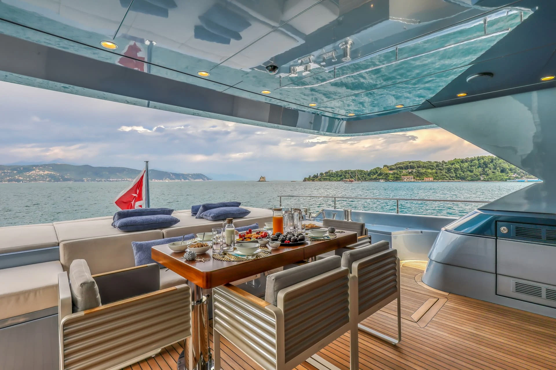 An image of 55 Fiftyfive yacht