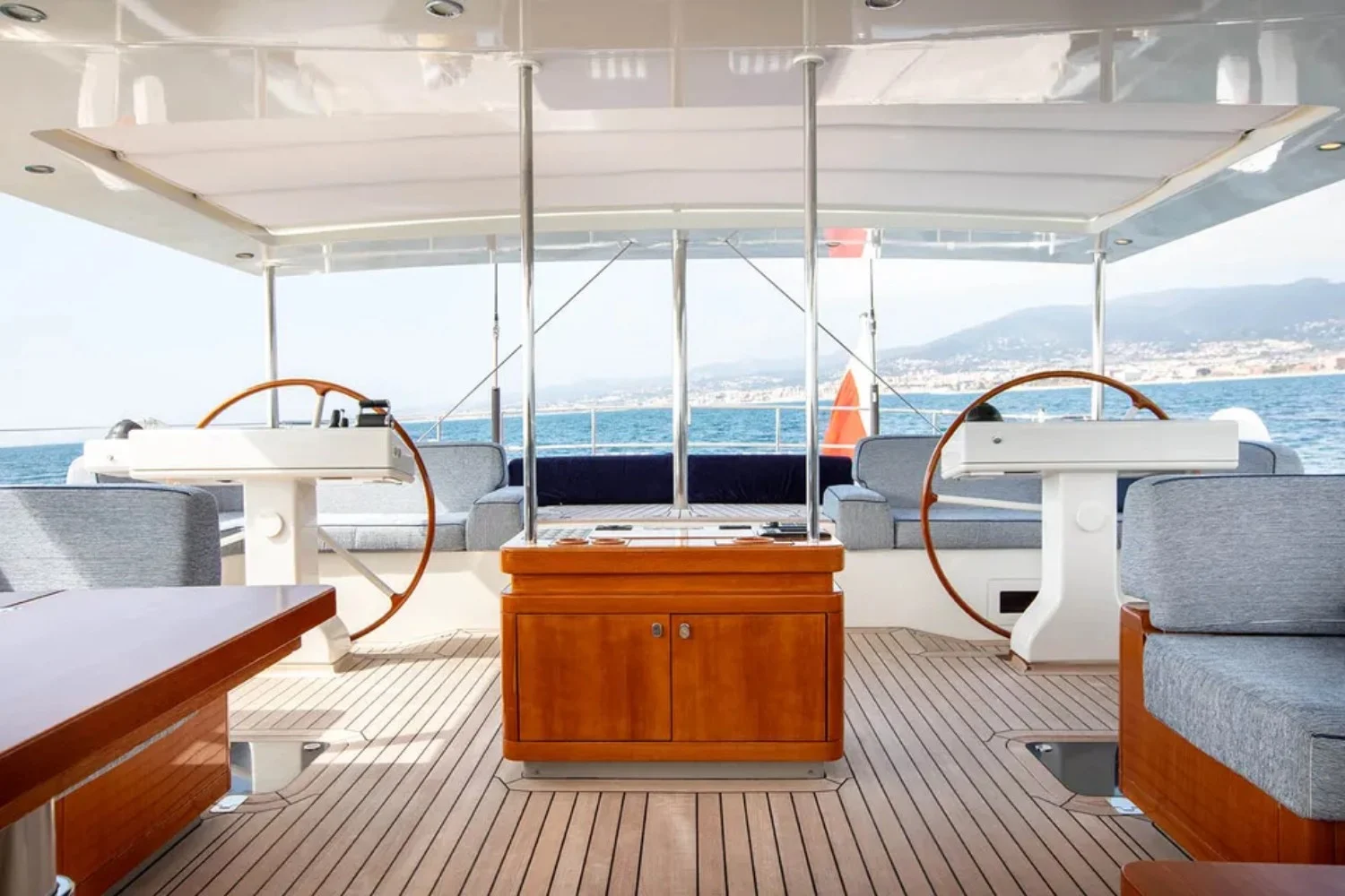 An image of Selena yacht